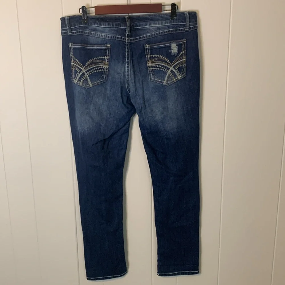 Mudd Straight Leg Distressed Jeans Size 15